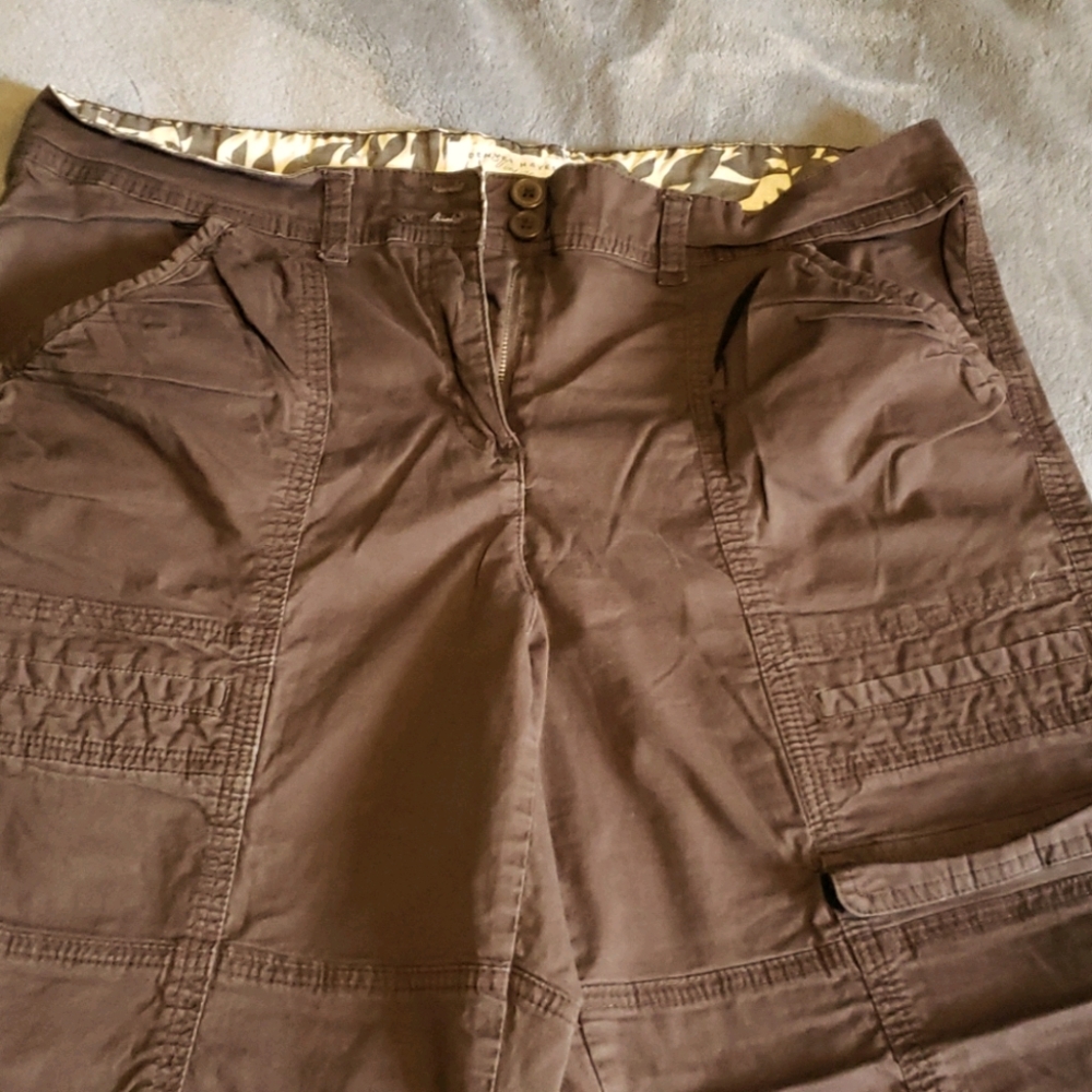 Capri pants